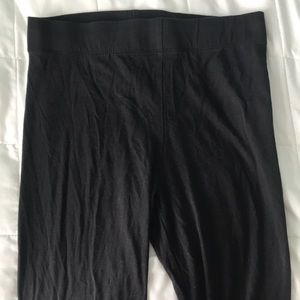 Simple black leggings